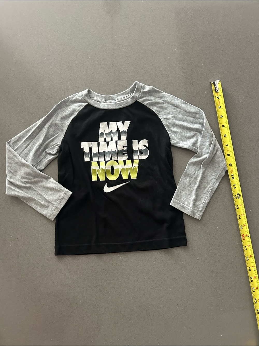 Nike Long Sleeve Shirt Kids Size 4-5…